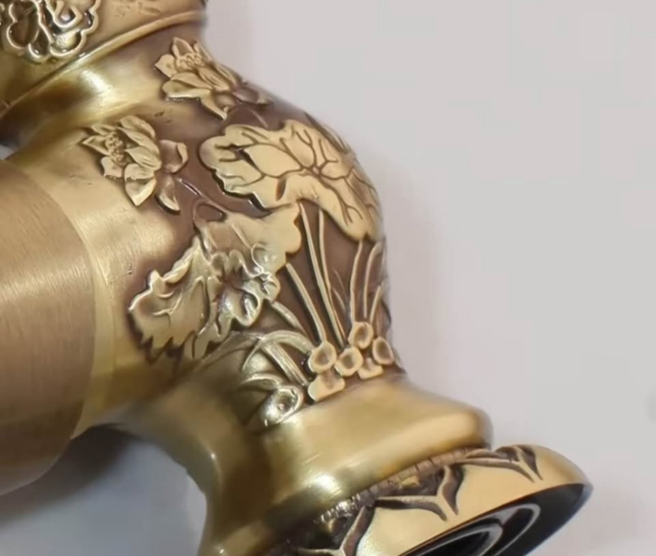 Vintage Antique Brass Bathroom Faucet – Luxury Classic Vanity Sink Mixer Tap | Elegant Retro Basin Faucet