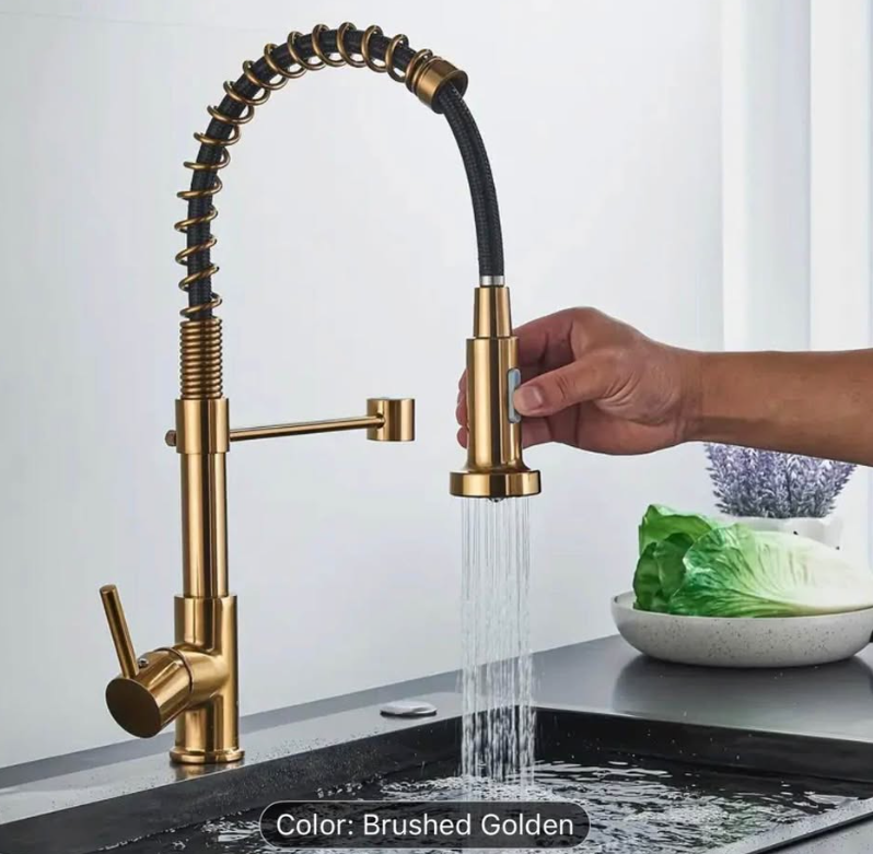 Brushed Golden Kitchen Faucet with Pull-Down Sprayer – Commercial-Grade Single Handle Sink Mixer Tap